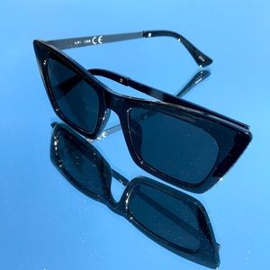 Black sunglasses
